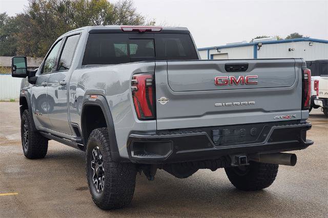 Used 2024 GMC Sierra 2500 AT4X image 2
