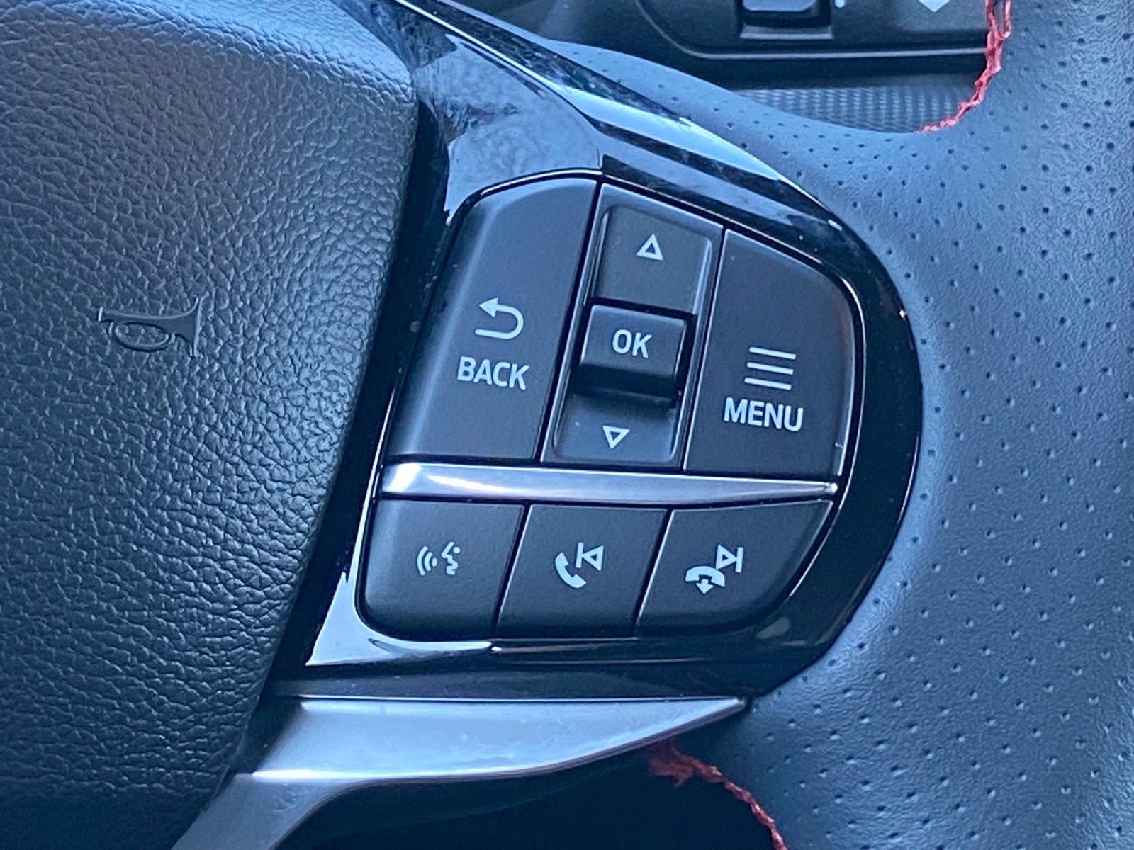 Certified 2025 Ford Explorer ST-Line image 9