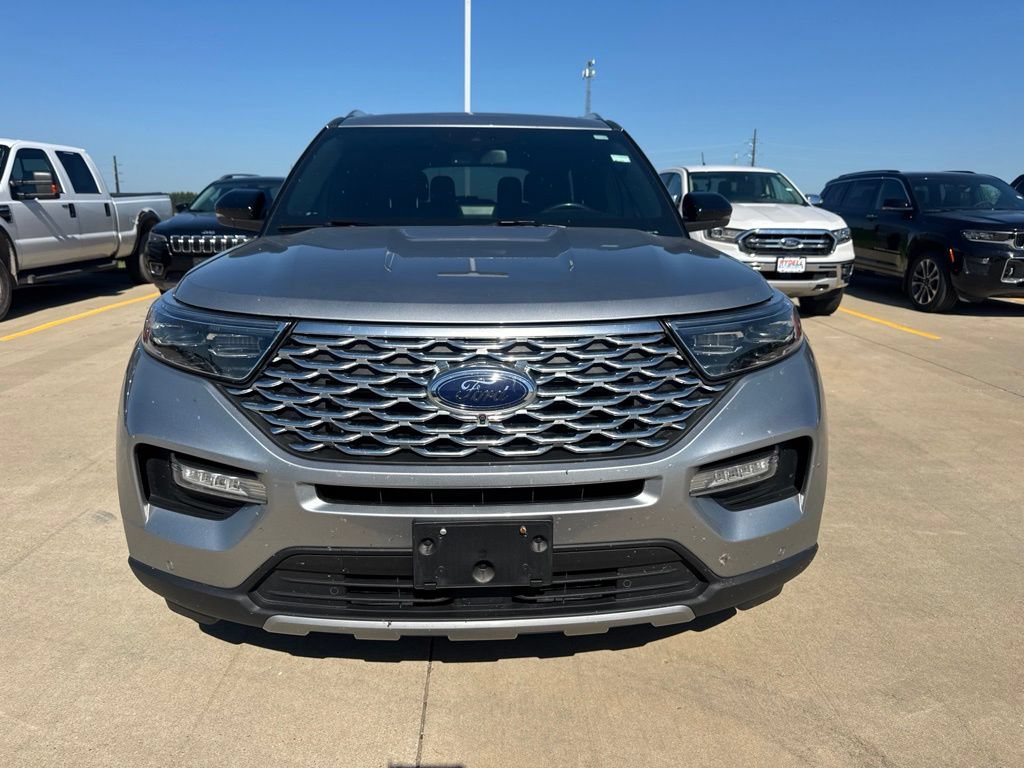 Certified 2020 Ford Explorer Platinum w/ Premium Technology Package AWD/4WD image 2