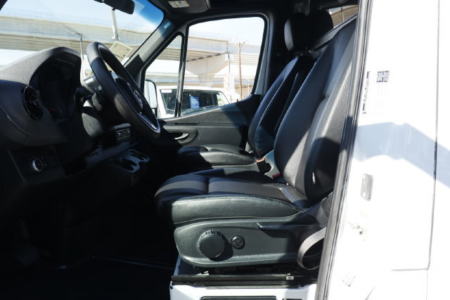 Used 2024 Mercedes-Benz Sprinter 2500 image 11