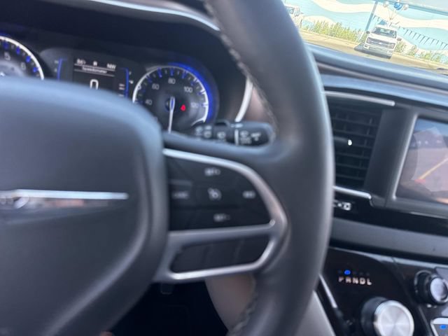 Used 2023 Chrysler Voyager LX FWD image 28