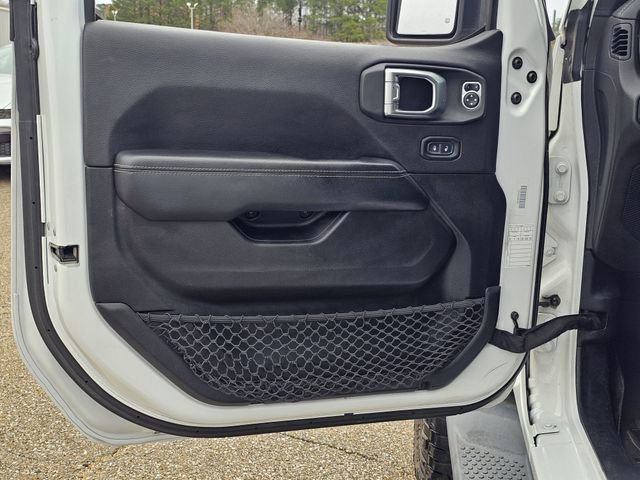Used 2020 Jeep Wrangler Unlimited Sahara image 14