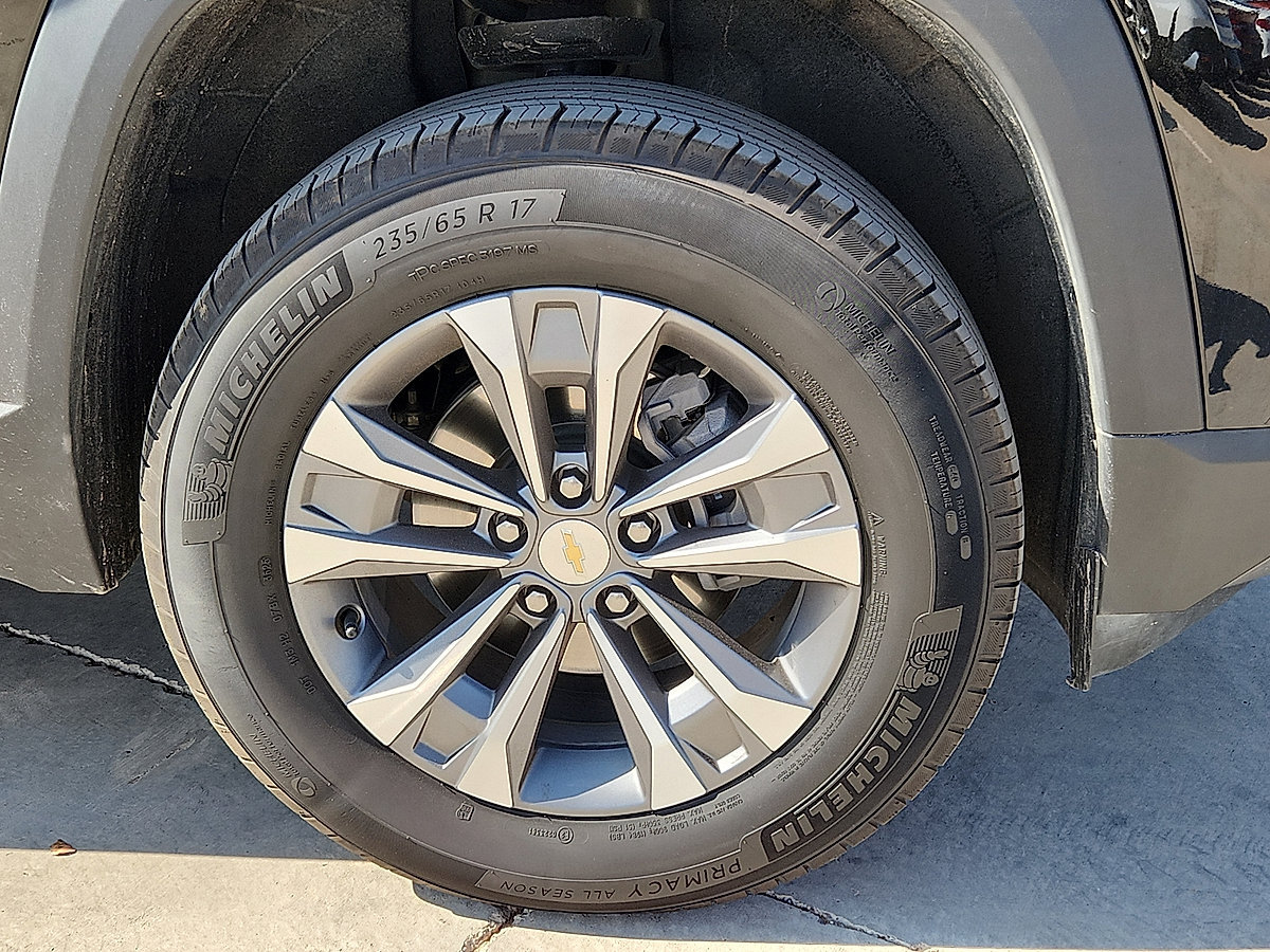 Used 2026 Chevrolet Equinox LT AWD/4WD image 8