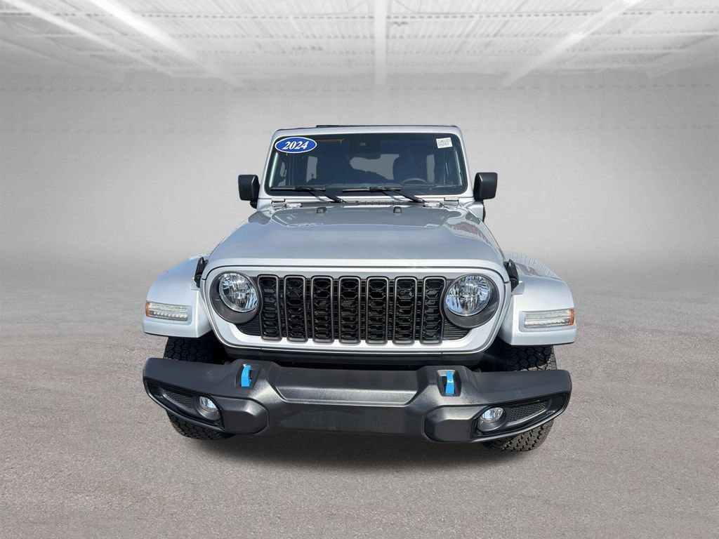 Used 2024 Jeep Wrangler Unlimited w/ Convenience Group AWD/4WD image 16