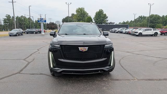 Used 2024 Cadillac Escalade Sport Platinum w/ Heavy-Duty Trailer Package AWD/4WD image 2