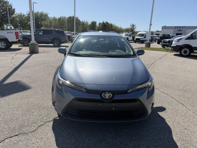 Used 2025 Toyota Corolla LE FWD image 2