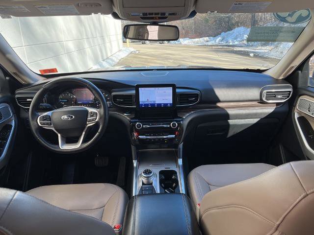 Certified 2022 Ford Explorer Limited w/ Equipment Group 301A image 17