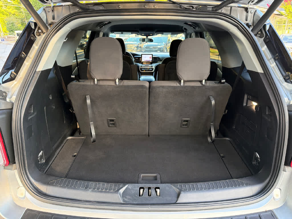 Certified 2023 Ford Explorer XLT RWD image 20