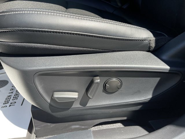 Certified 2025 Ford Escape SE FWD image 5