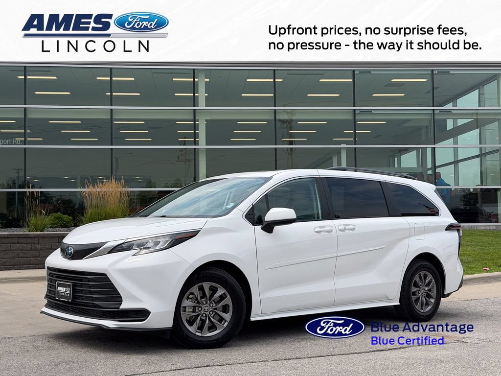 Used 2023 Toyota Sienna LE w/ LE Plus Package