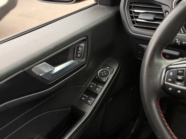 Certified 2022 Ford Escape SEL w/ SEL Stealth AWD Package image 27