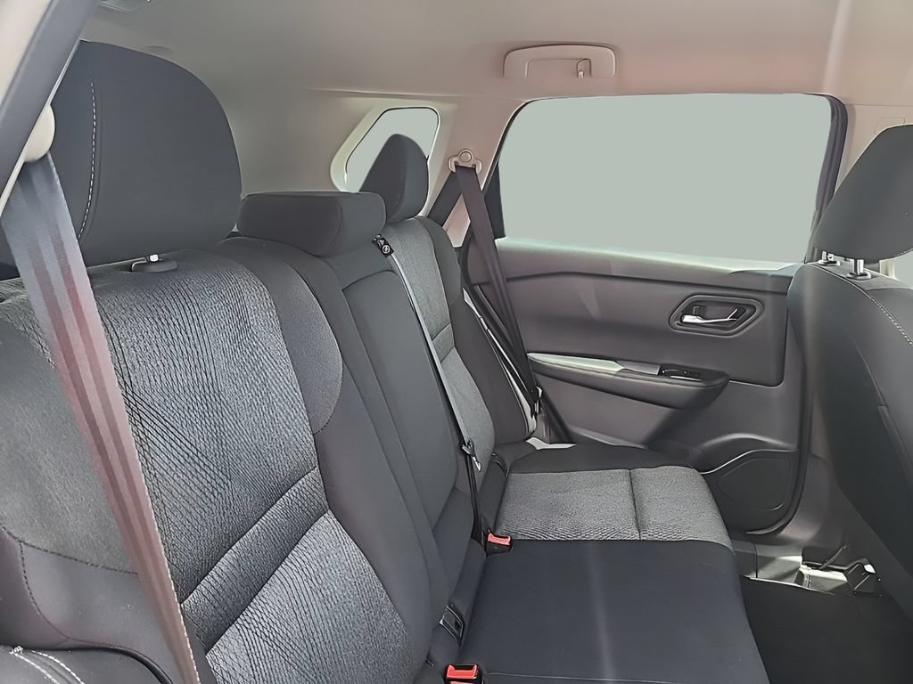 Used 2025 Nissan Rogue SV AWD/4WD image 15