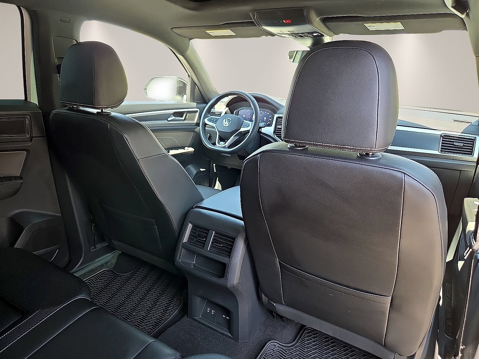 Used 2023 Volkswagen Atlas Cross Sport SEL R-Line AWD/4WD image 10