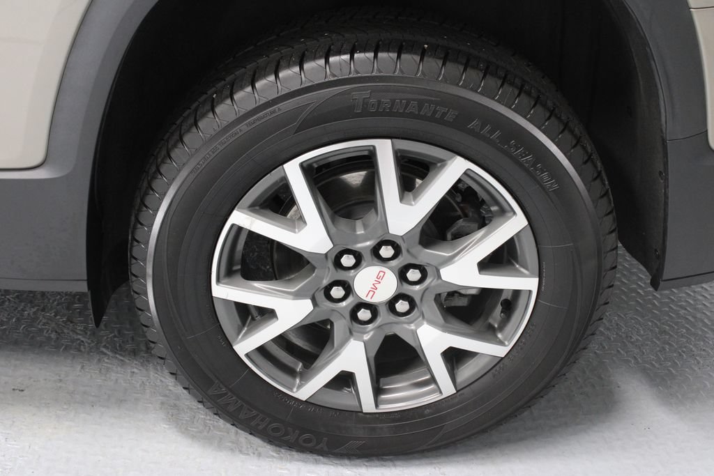 Used 2023 GMC Acadia SLE w/ Driver Convenience Package FWD image 19