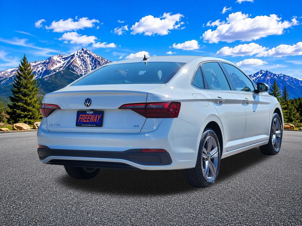 Used 2023 Volkswagen Jetta SE FWD image 3