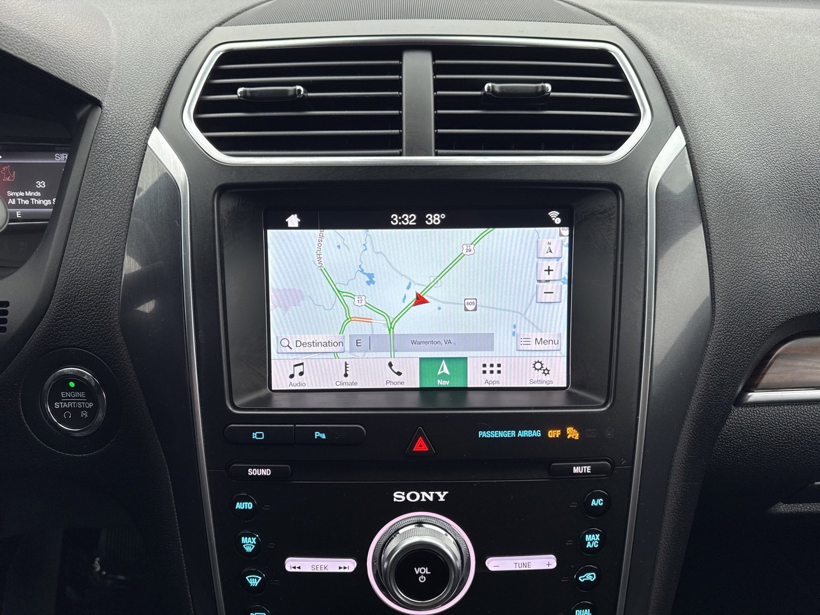 Certified 2019 Ford Explorer Limited w/ Ford Safe & Smart Package image 22