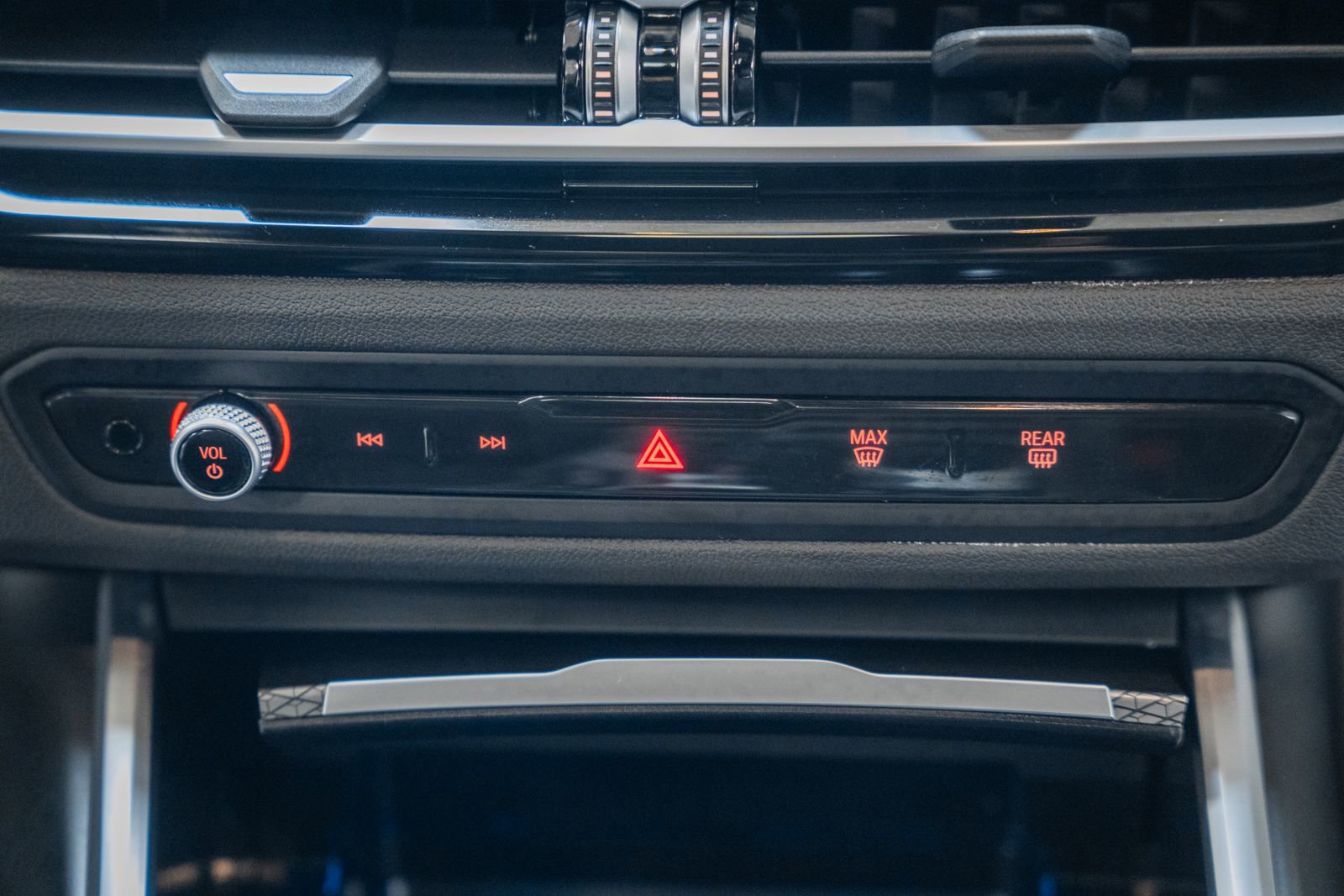 Used 2023 BMW 330i xDrive Sedan w/ M Sport Package image 25