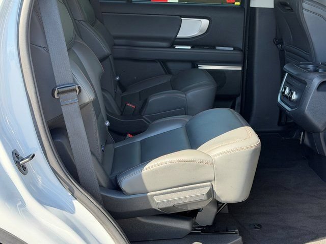 Certified 2025 Ford Expedition Active AWD/4WD image 7