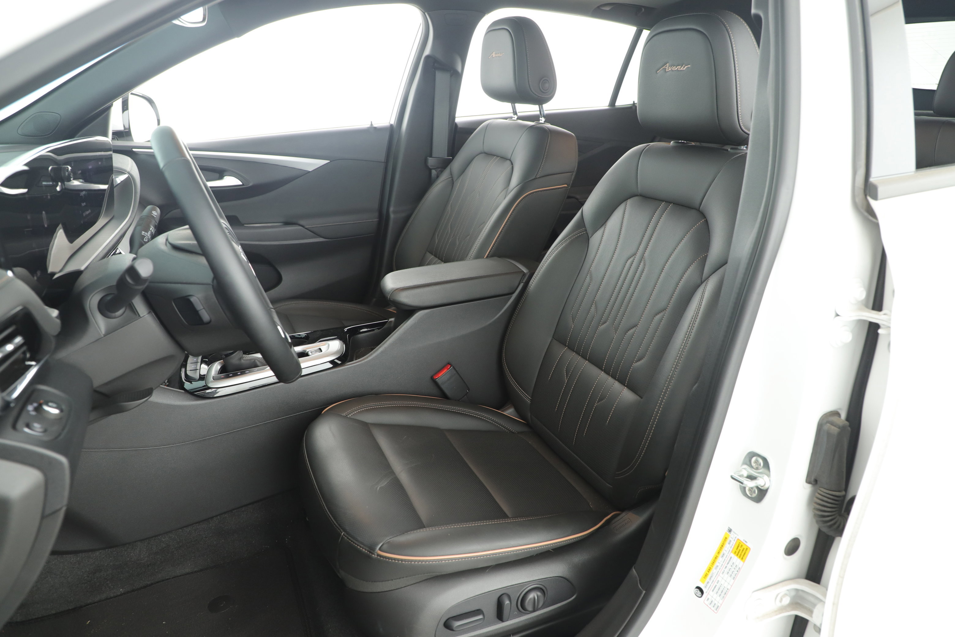 Used 2025 Buick Envista Avenir image 7