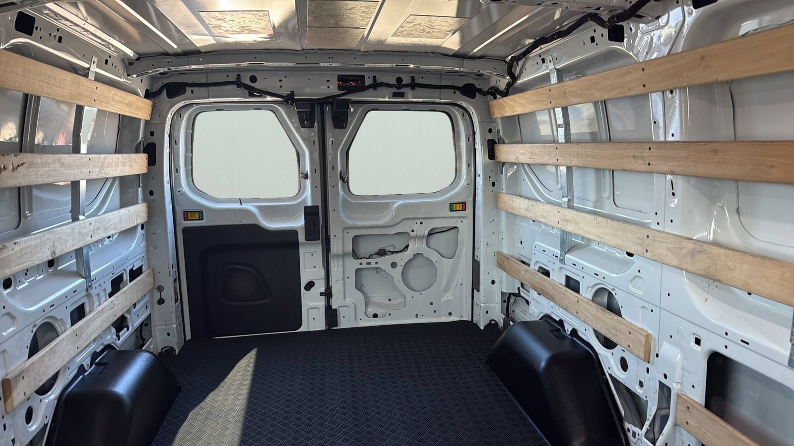 Certified 2025 Ford Transit 250 Low Roof w/ Exterior Upgrade Package RWD image 25