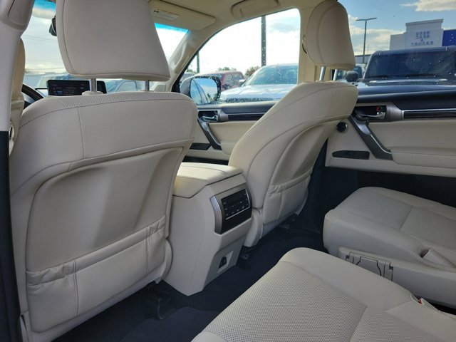 Used 2023 Lexus GX 460 Premium w/ Accessory Package image 14