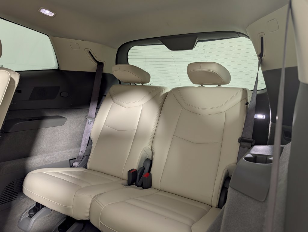Used 2023 Cadillac XT6 Premium Luxury w/ Technology Package FWD image 14