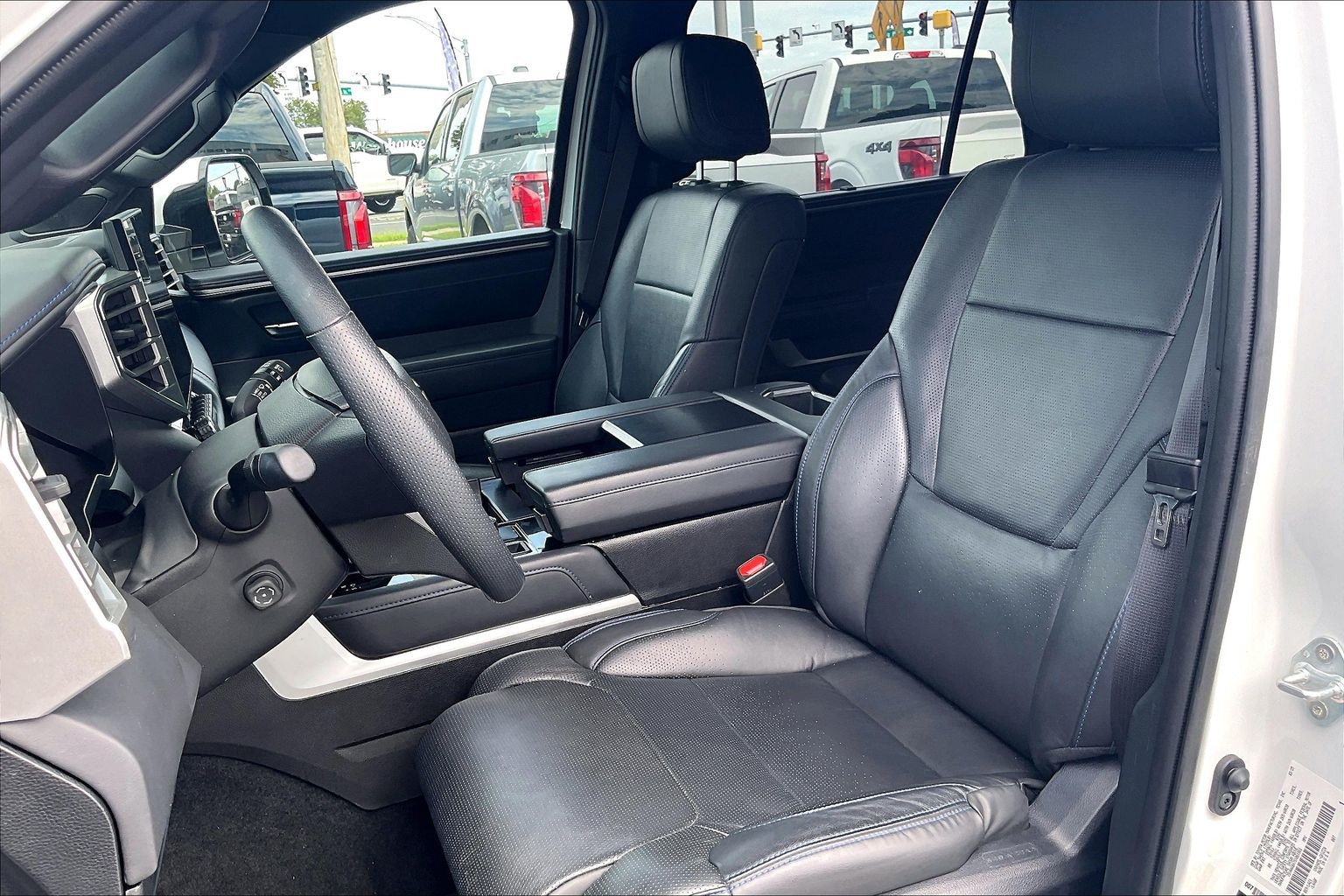 Used 2025 Toyota Sequoia Platinum AWD/4WD image 24