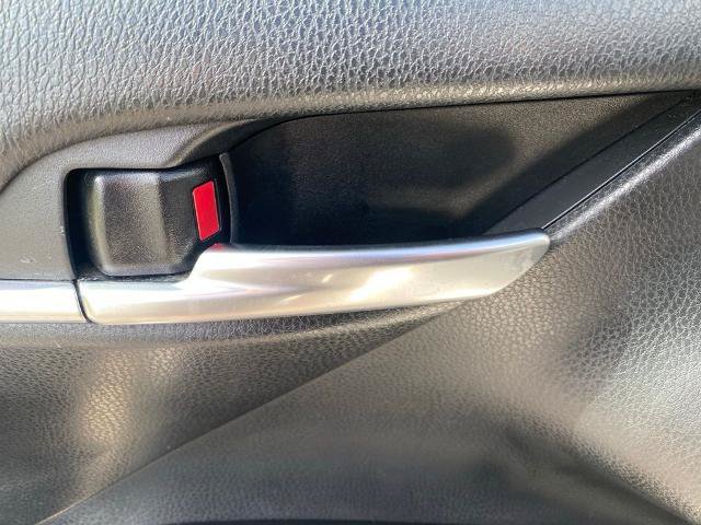Used 2019 Toyota Camry LE FWD image 14
