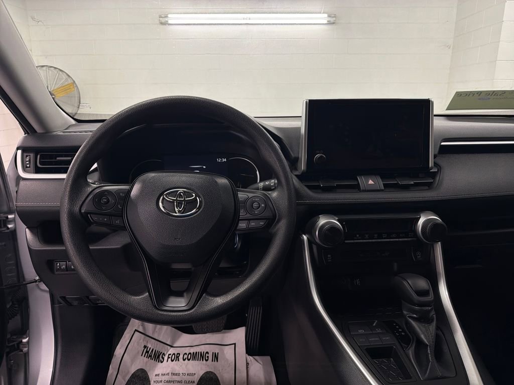 Used 2024 Toyota RAV4 LE image 8