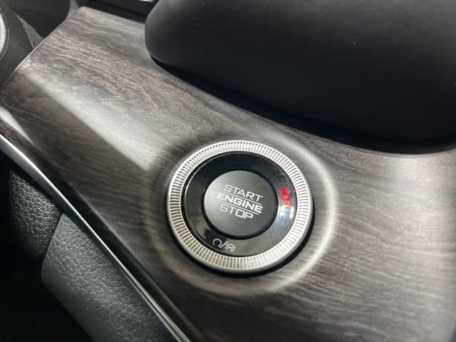 Used 2023 Jeep Grand Cherokee L Overland w/ Luxury Tech Group IV AWD/4WD image 46
