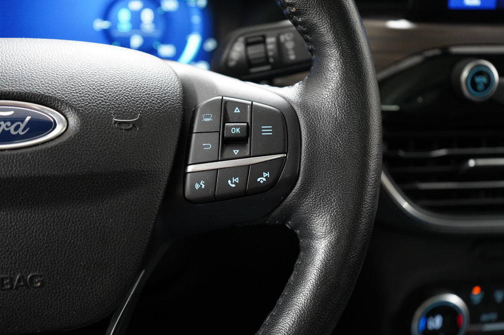 Certified 2020 Ford Escape Titanium AWD/4WD image 16