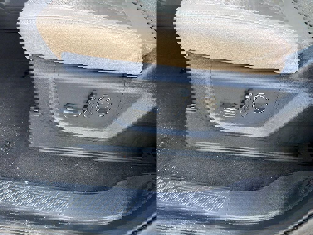 Certified 2024 Ford Expedition Limited image 16