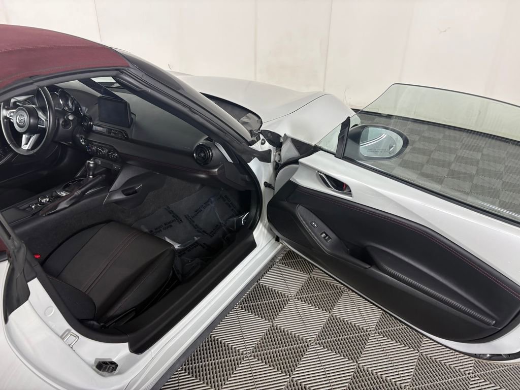 Used 2018 MAZDA MX-5 Miata Club image 35