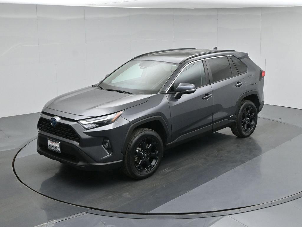 Used 2022 Toyota RAV4 XLE Premium image 25