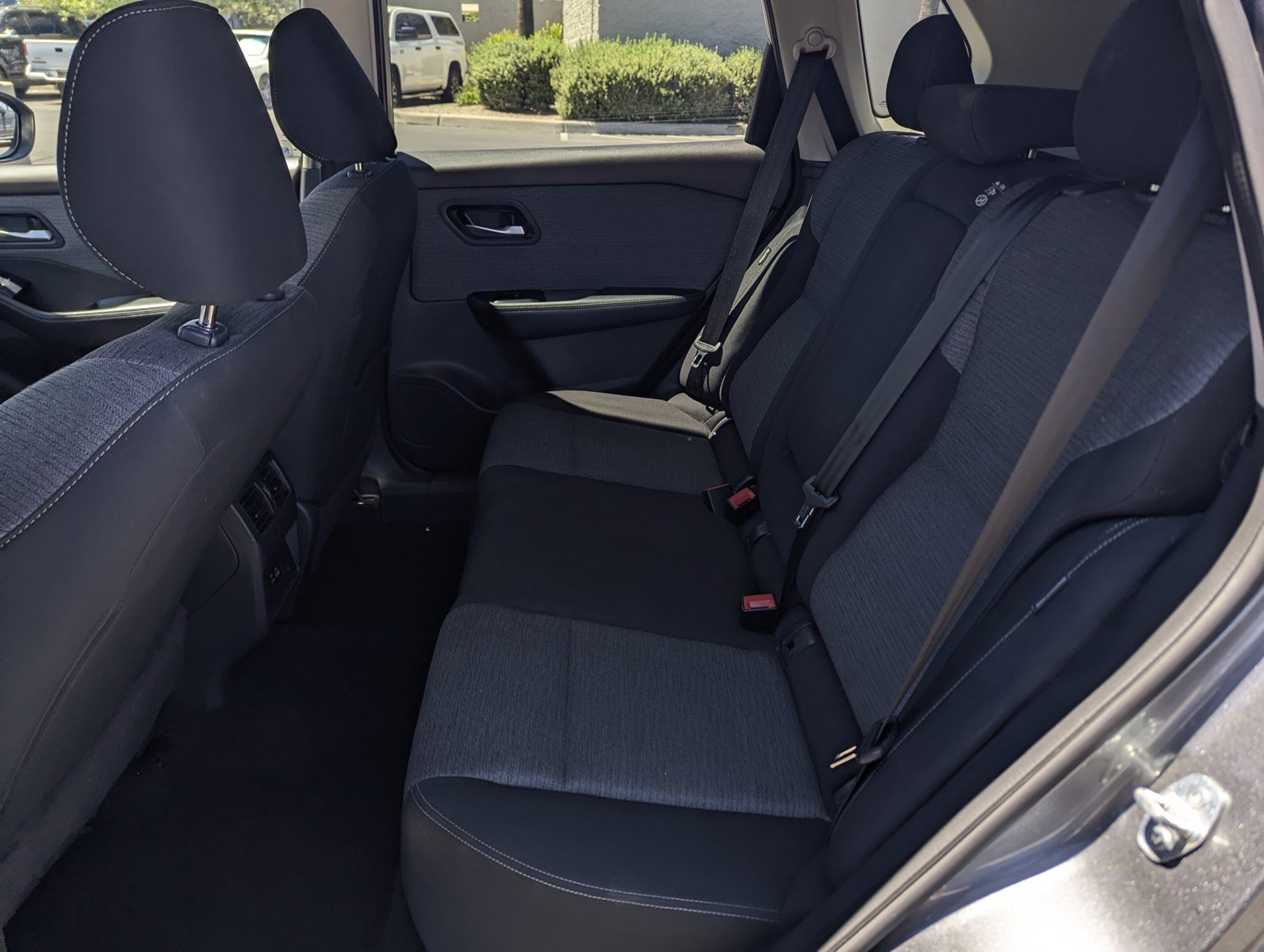 Used 2023 Nissan Rogue SV FWD image 8