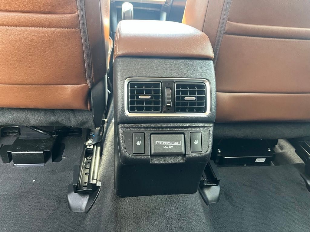 Used 2018 Subaru Outback 2.5i Touring AWD/4WD image 16