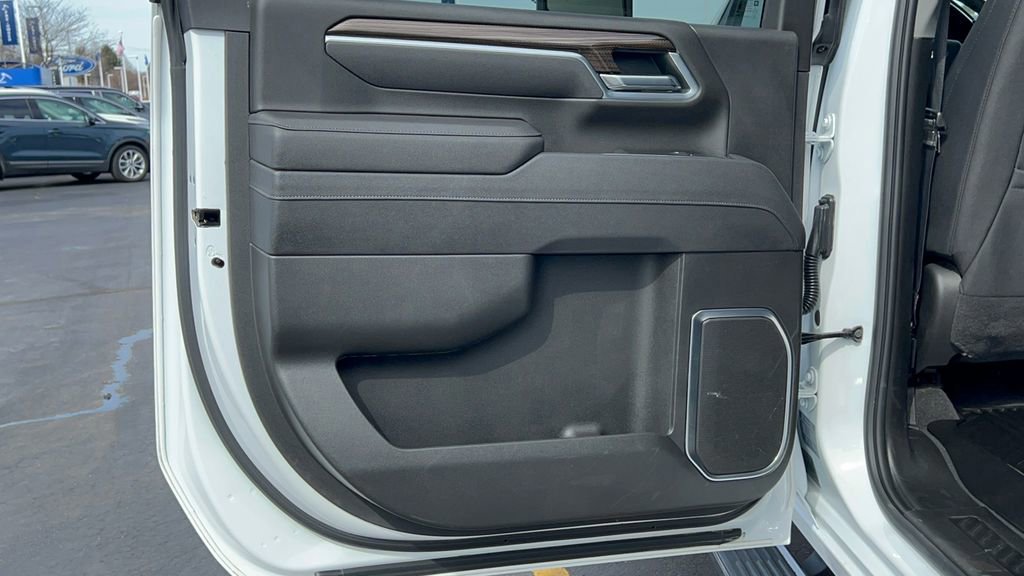 Used 2025 Chevrolet Silverado 2500 LT w/ Convenience Package image 38