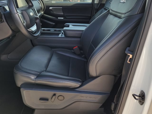 Certified 2025 Ford Expedition Platinum AWD/4WD image 6