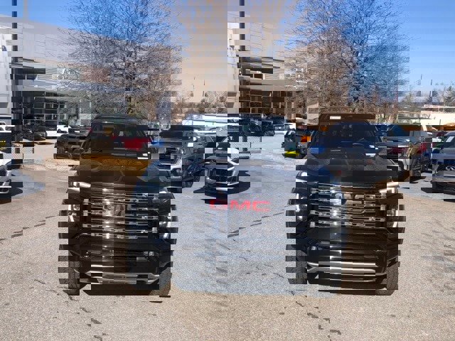 Used 2023 GMC Canyon Denali image 5