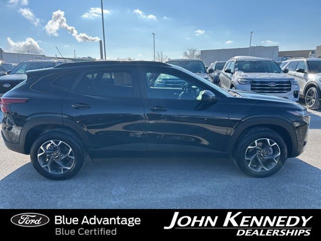 Used 2024 Chevrolet Trax LT w/ Driver Confidence Package image 4