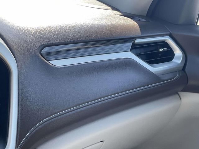 Used 2023 GMC Acadia SLT FWD image 34