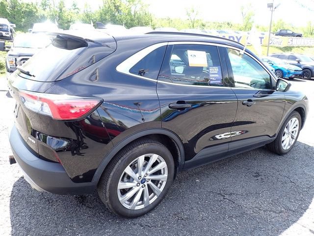 Certified 2022 Ford Escape Titanium w/ Titanium Elite Package AWD/4WD image 9