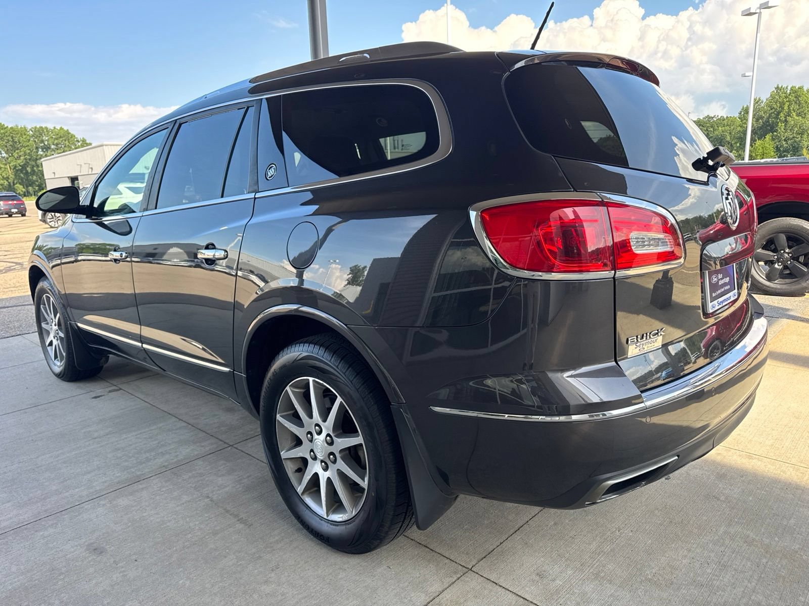Used 2017 Buick Enclave Leather w/ Trailering Package AWD/4WD image 5