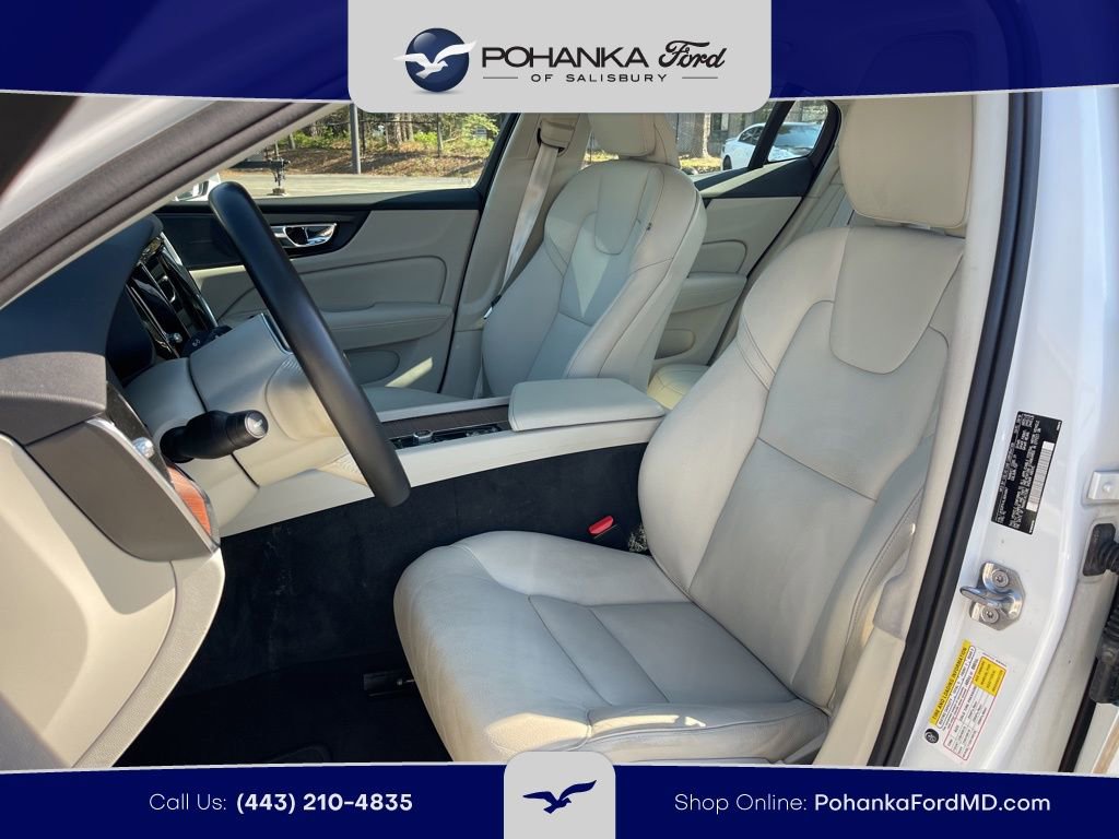 Used 2020 Volvo S60 T5 Momentum w/ Premium Package image 19