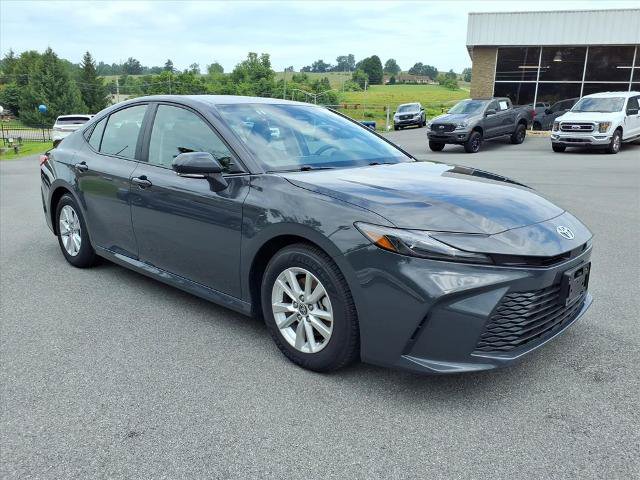 Used 2025 Toyota Camry LE FWD image 6