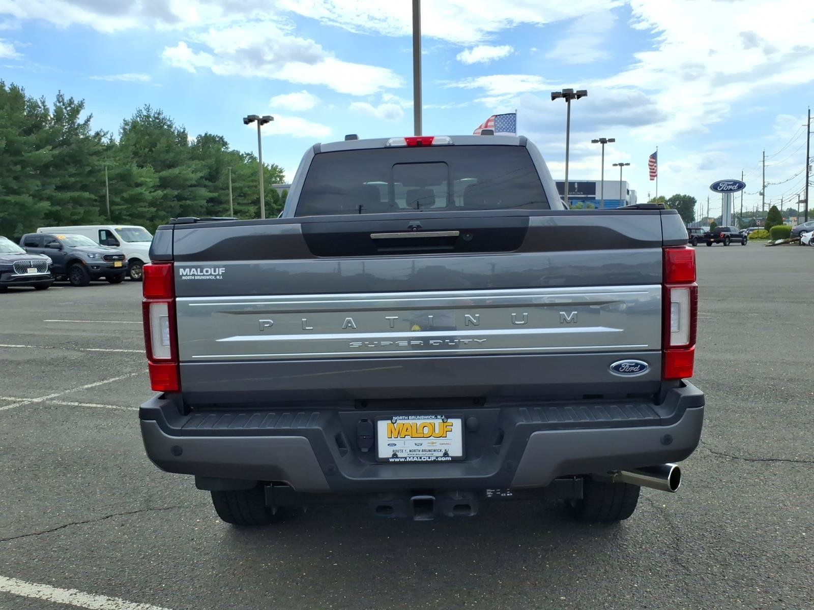 Certified 2022 Ford F350 Platinum w/ FX4 Off-Road Package AWD/4WD image 5