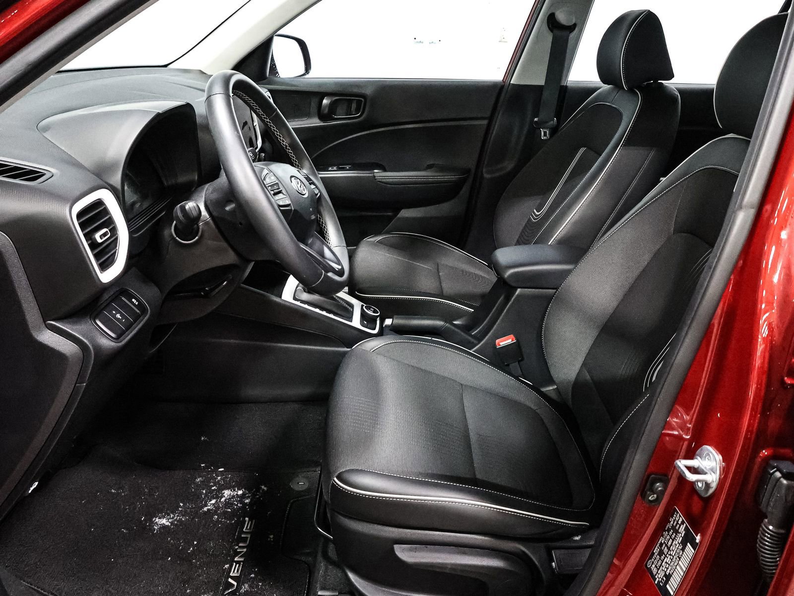 Used 2023 Hyundai Venue Limited w/ Cargo Package image 20