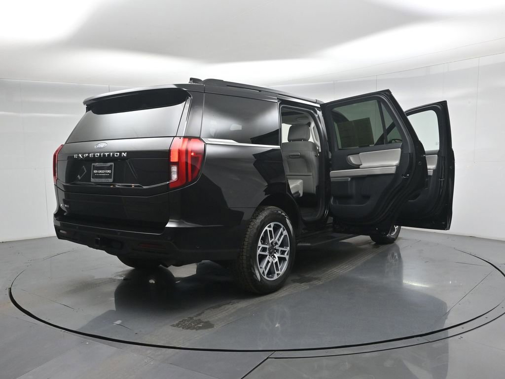 Certified 2025 Ford Expedition Active image 34
