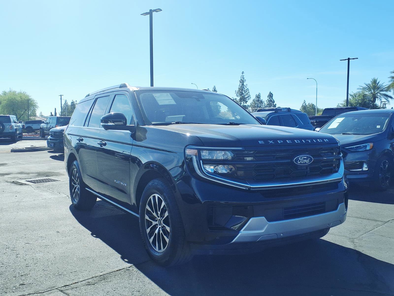 Certified 2025 Ford Expedition Platinum AWD/4WD image 8