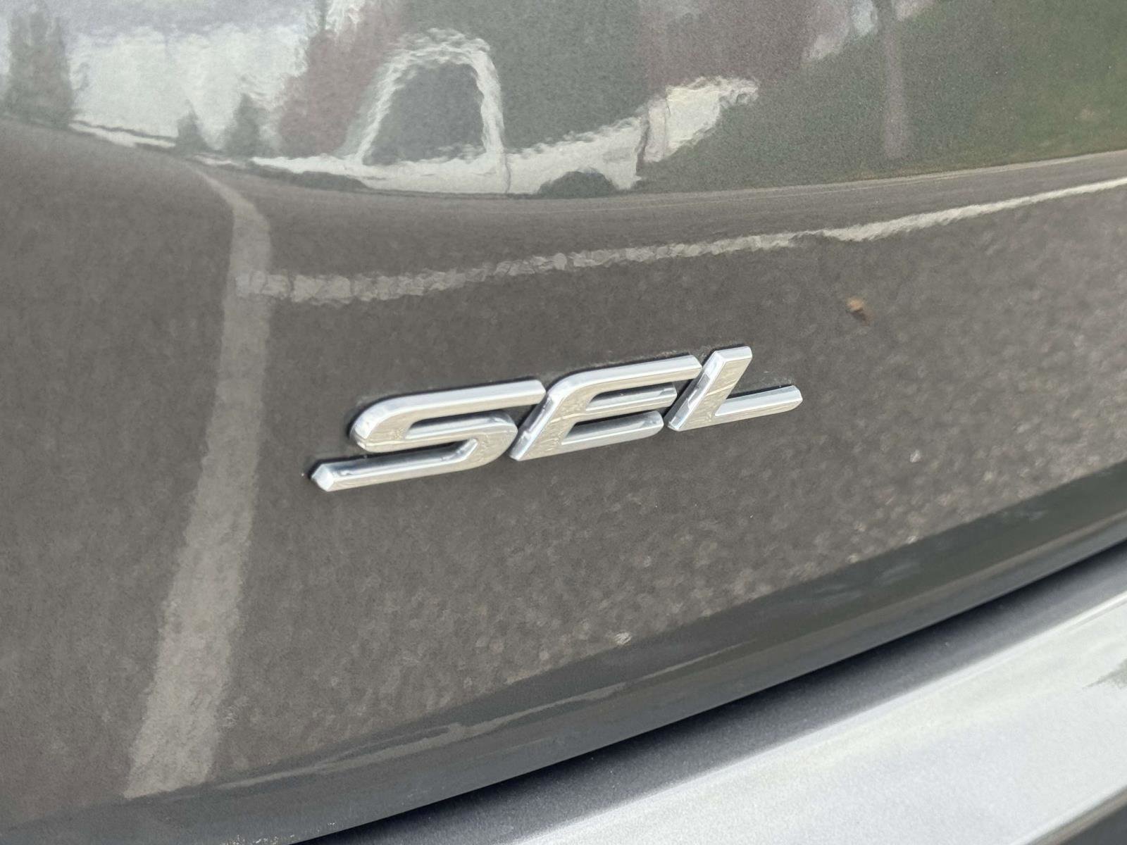 Certified 2022 Ford Edge SEL w/ Convenience Package image 6